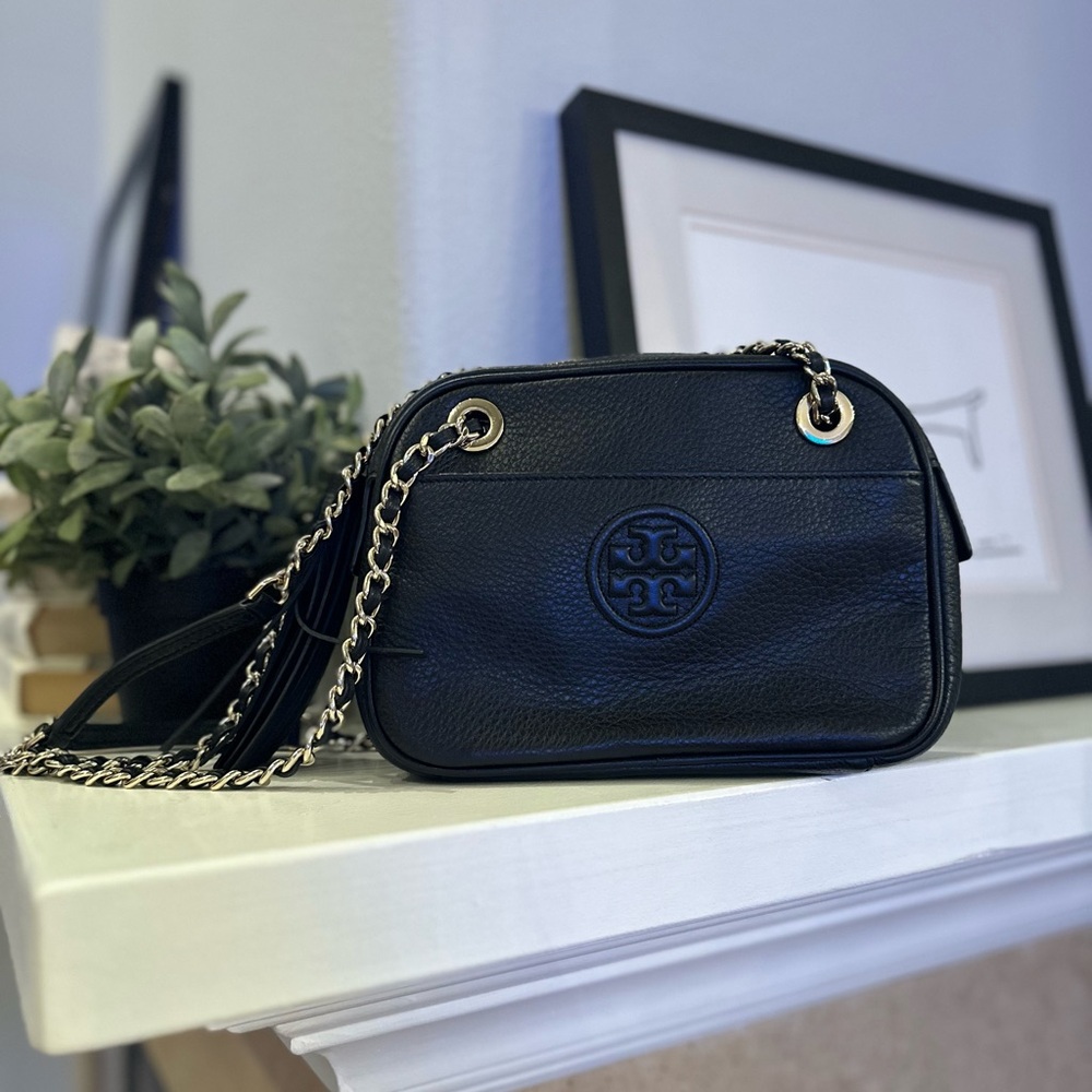 Like New - Tory Burch Black Bombe Gold Chain Shoulder / Crossbody Purse